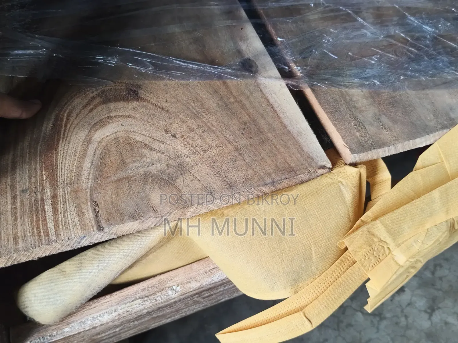 আকাশ মনি কাঠের খাট বিক্রয়ের জন্য