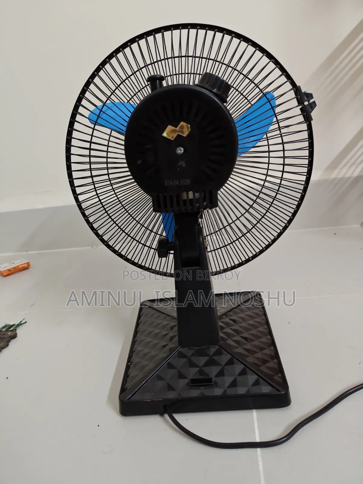 ক্লিক টেবিল ফ্যান