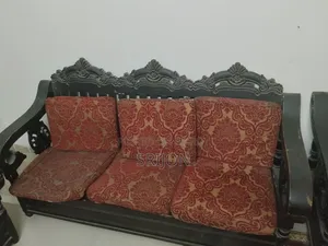 খুব কম দামে এগুলোর জরুরি বিক্রি