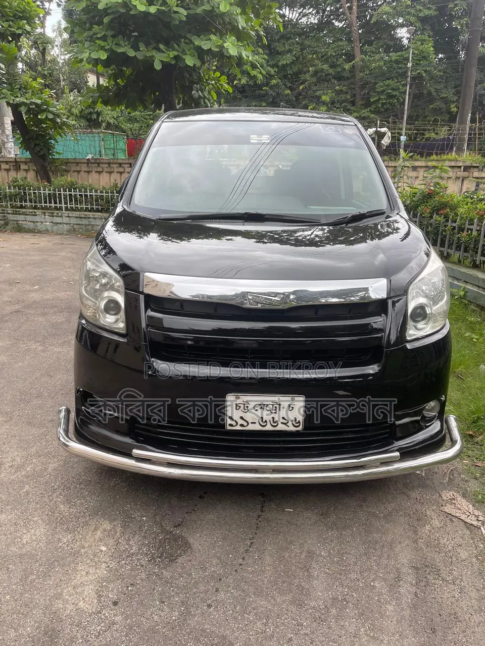 Toyota Noah 2009 Gray