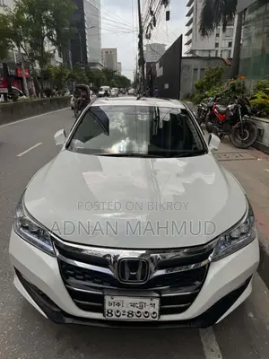 নতুন হোন্ডা গ্রেস ১.৫ হাইব্রিড অল হুইল ড্রাইভ ২০১৪ সাদা