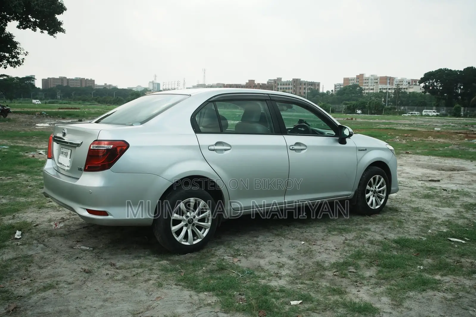 টয়োটা এক্সিও ২০১৫ রূপালী