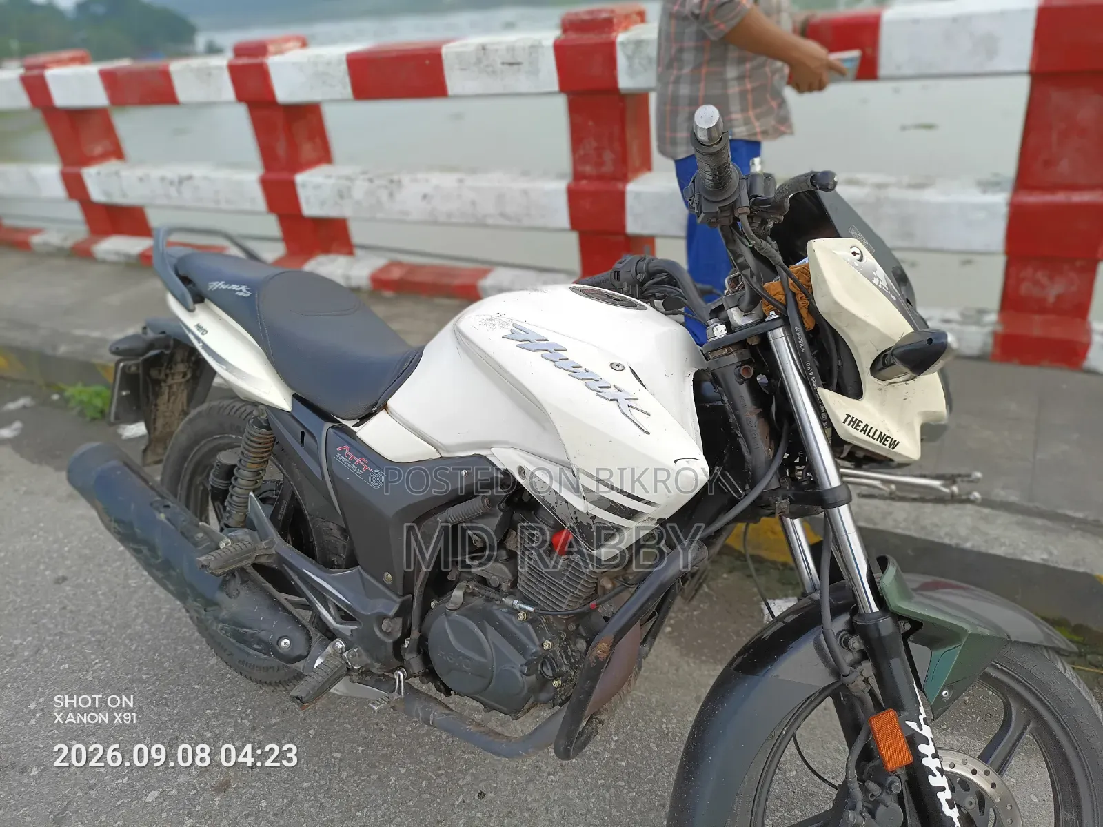 Hero Hunk 2020 White