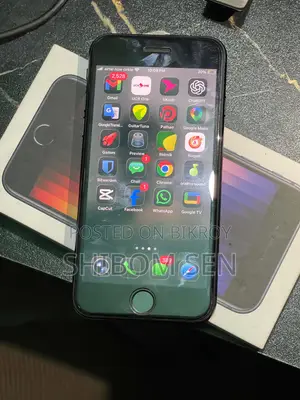 Apple iPhone SE (2022) 64 GB