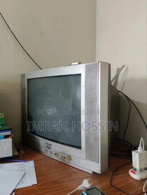 একটি পুরাতন বিগসাইজ সিংগারের বক্স টিভি