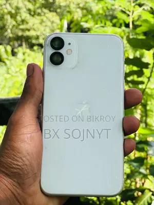 অ্যাপল আইফোন ১১ ৬৪ জিবি হোয়াইট