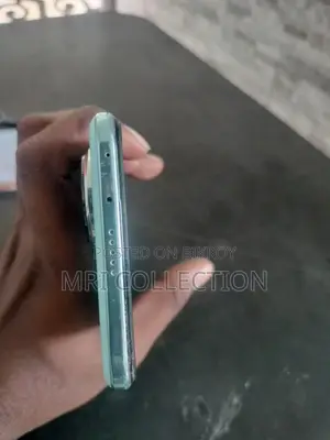 অনার ২০০ ২৫৬ জিবি ব্লু