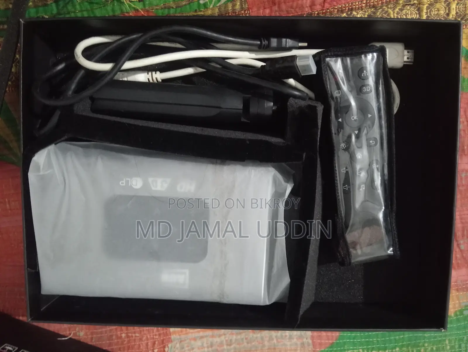 প্রজেক্টর উইথ অ্যান্ড্রয়েড টিভি