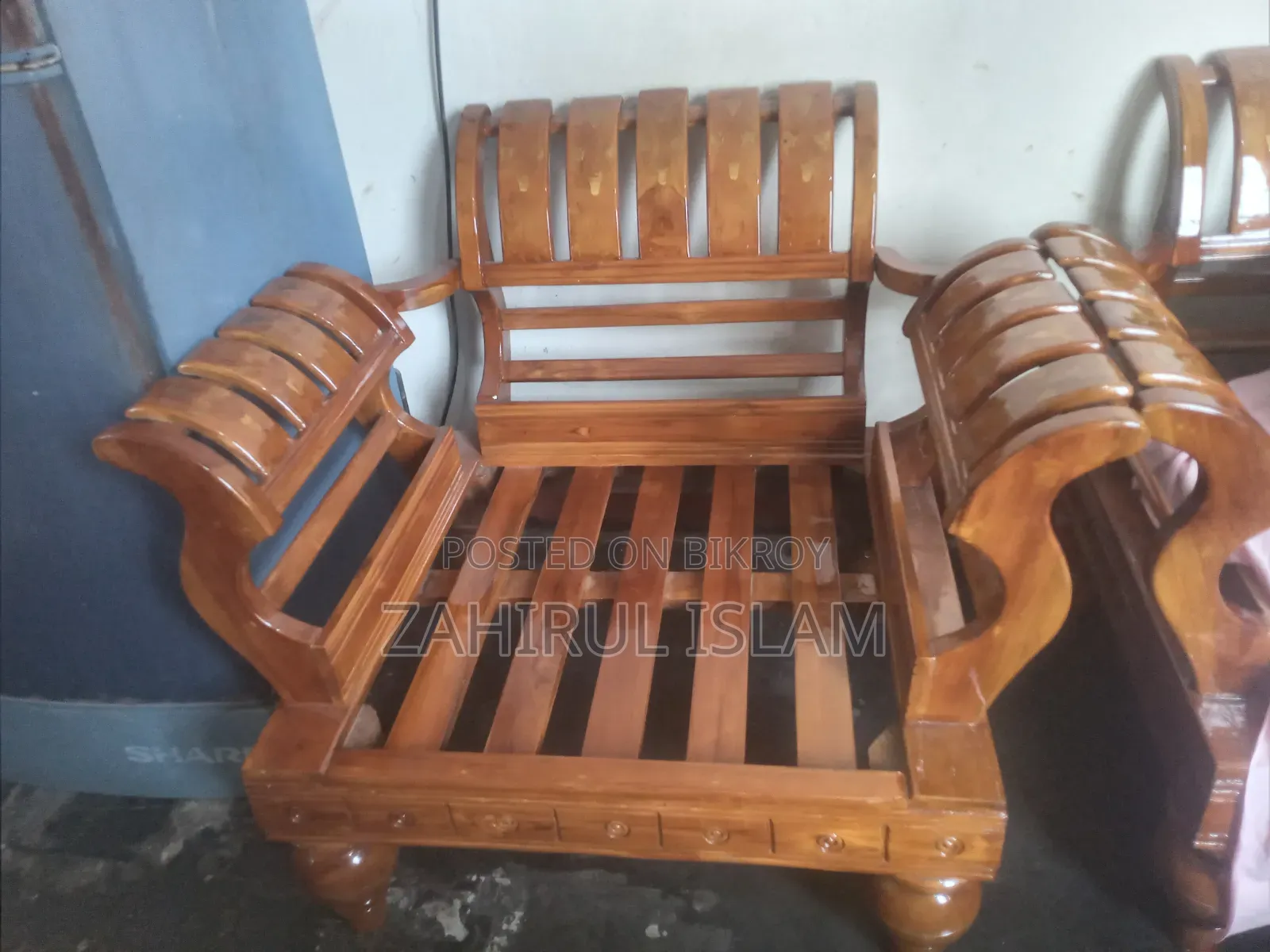জরুরী বিক্রি !! একদম নতুন সেগুন কাঠের সোফা ব্র্যান্ড নিউ কন্ডিশন