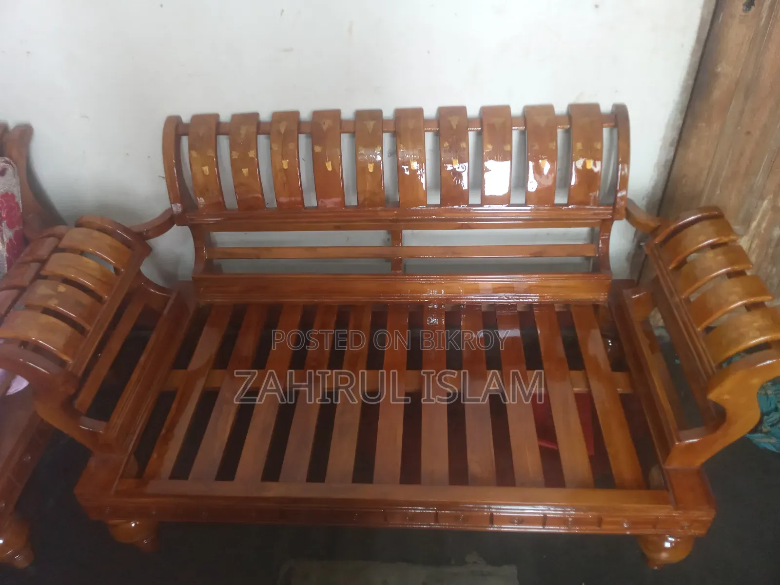 জরুরী বিক্রি !! একদম নতুন সেগুন কাঠের সোফা ব্র্যান্ড নিউ কন্ডিশন