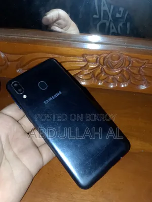 Samsung Galaxy M20 32 GB Black