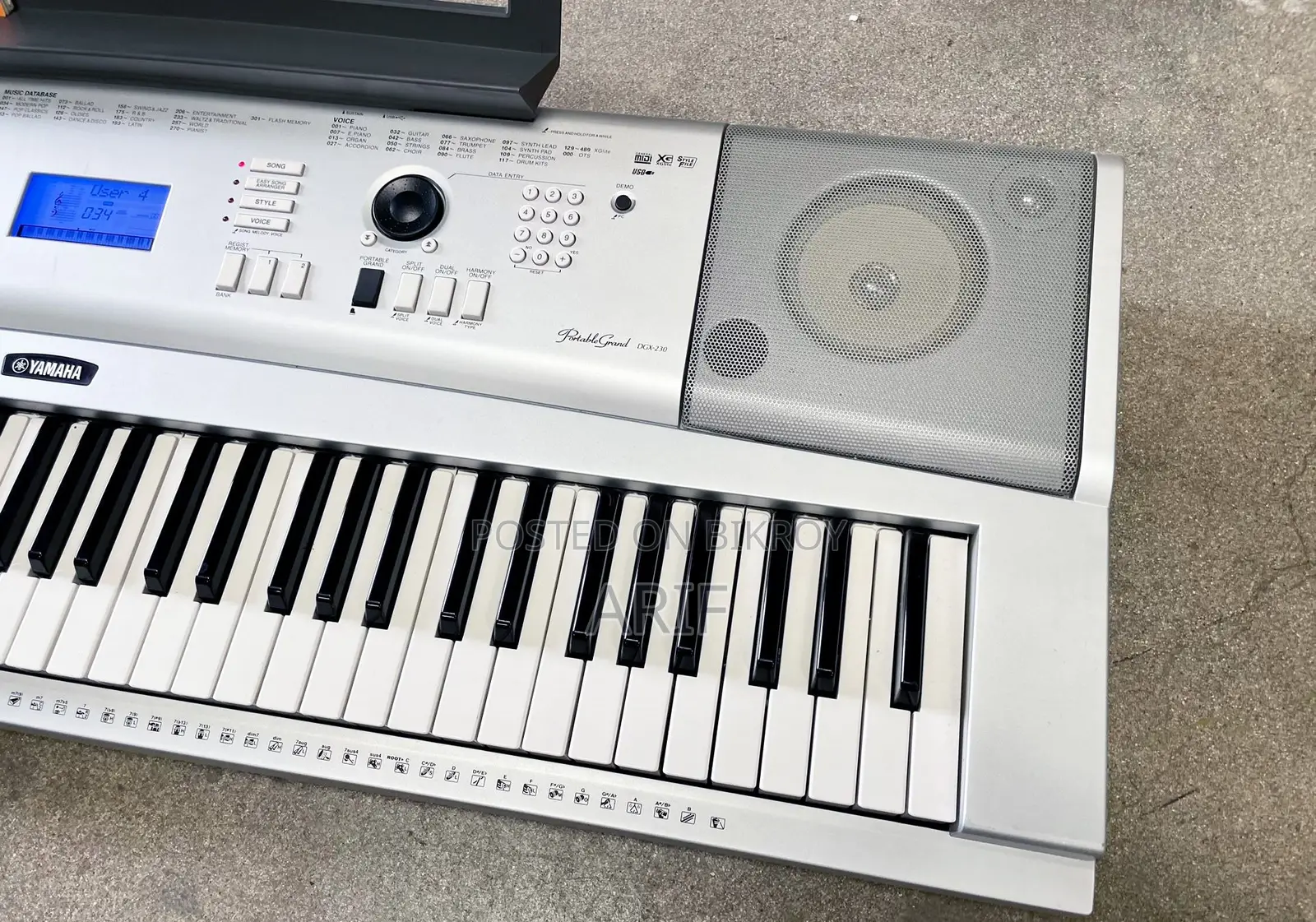 YAMAHA DGX-230 (76 Keys) Digital Piano With Hard-Case (MIDI+Live)