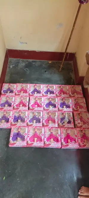 ফ্লাইং ডল, বল