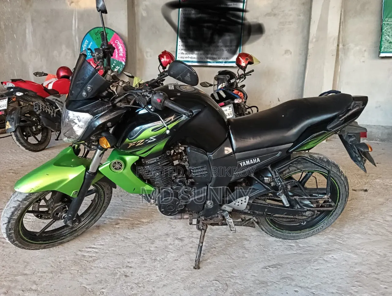 Yamaha FZ ২০১২ কালো