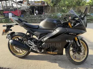 Yamaha R1 2025 Black