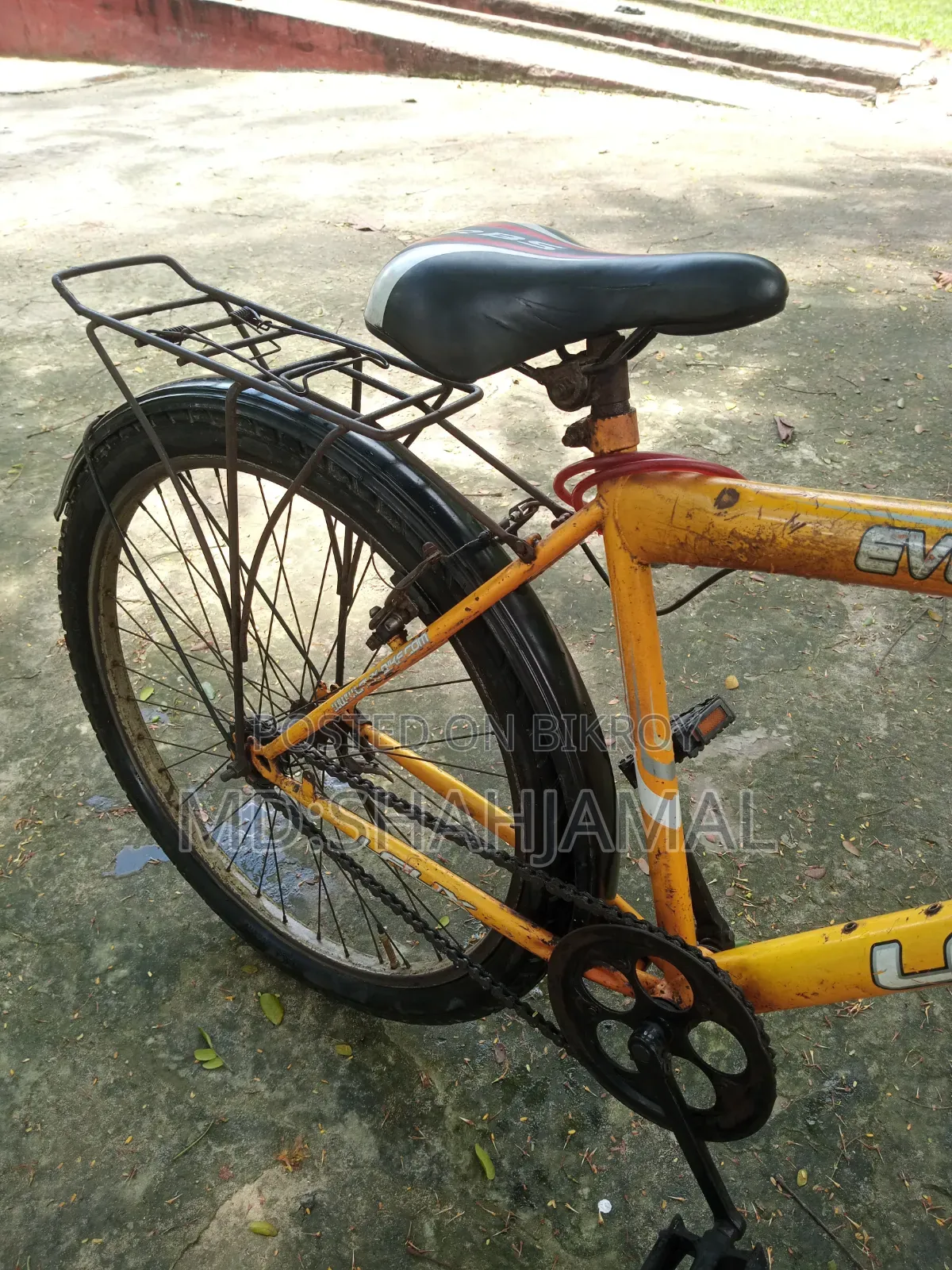 Old cycle for sale, looks like new