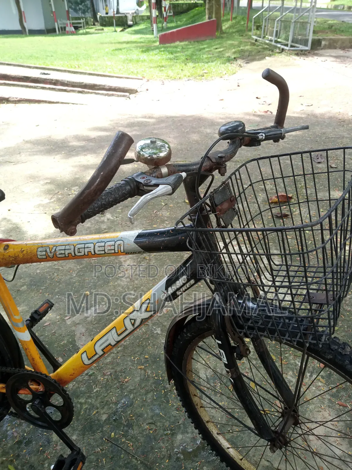 Old cycle for sale, looks like new