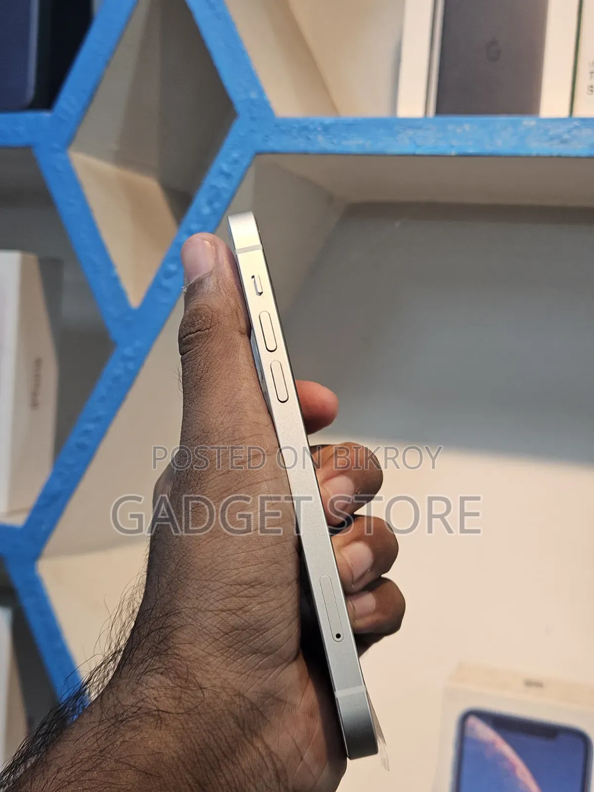 অ্যাপল আইফোন ১২ ১২৮ জিবি হোয়াইট