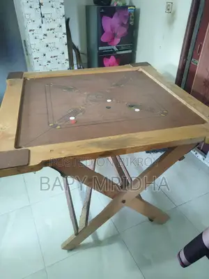ক্যারাম বোর্ড (৫২ ইঞ্চি) সাথে সুন্দর কাঠের স্টান্ড ফ্রি