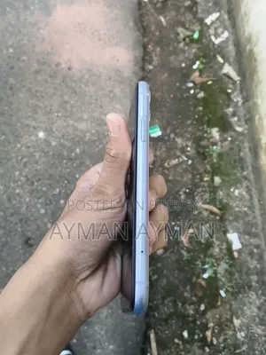 New Apple iPhone 11 64 GB Blue