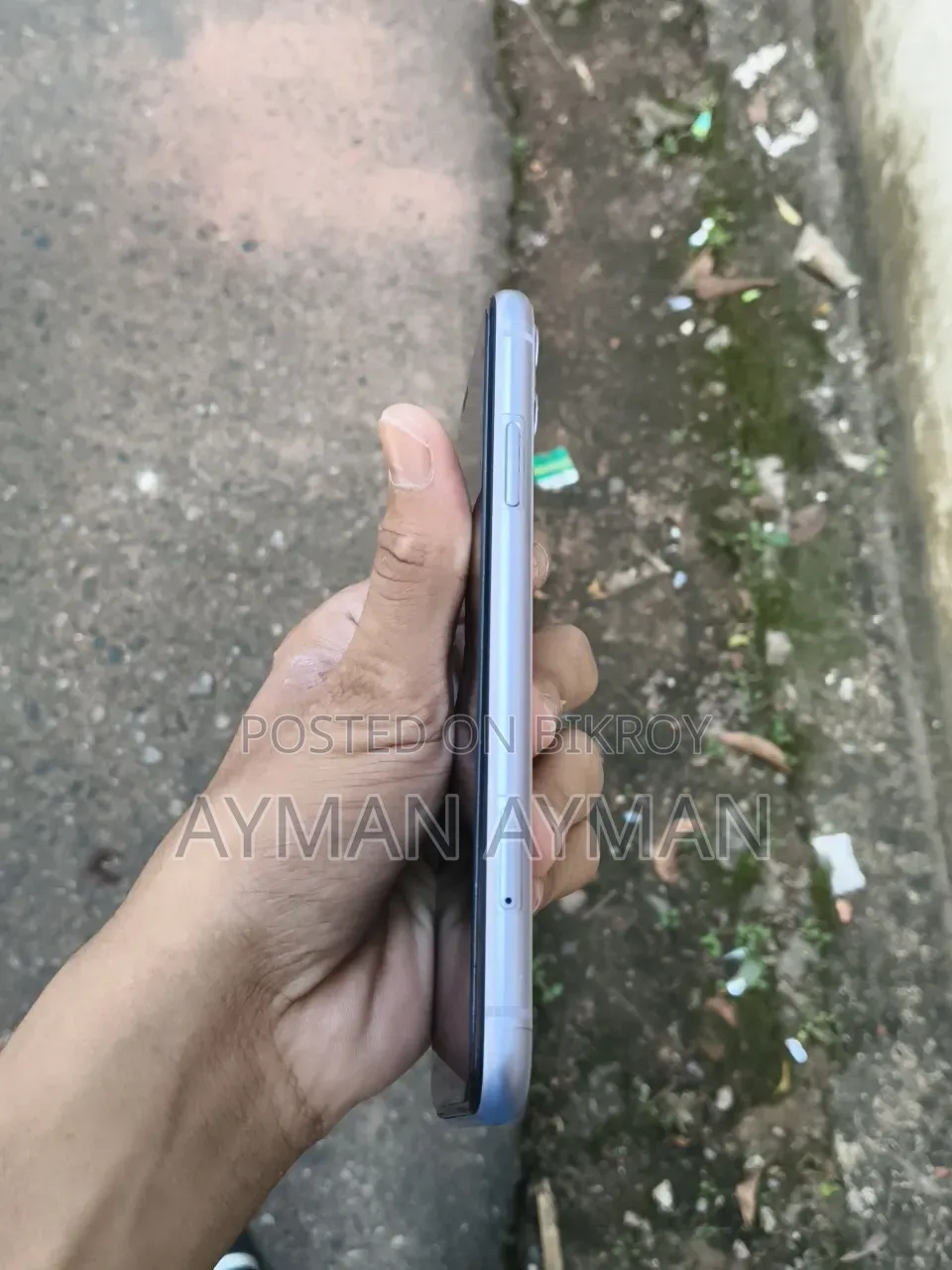 New Apple iPhone 11 64 GB Blue