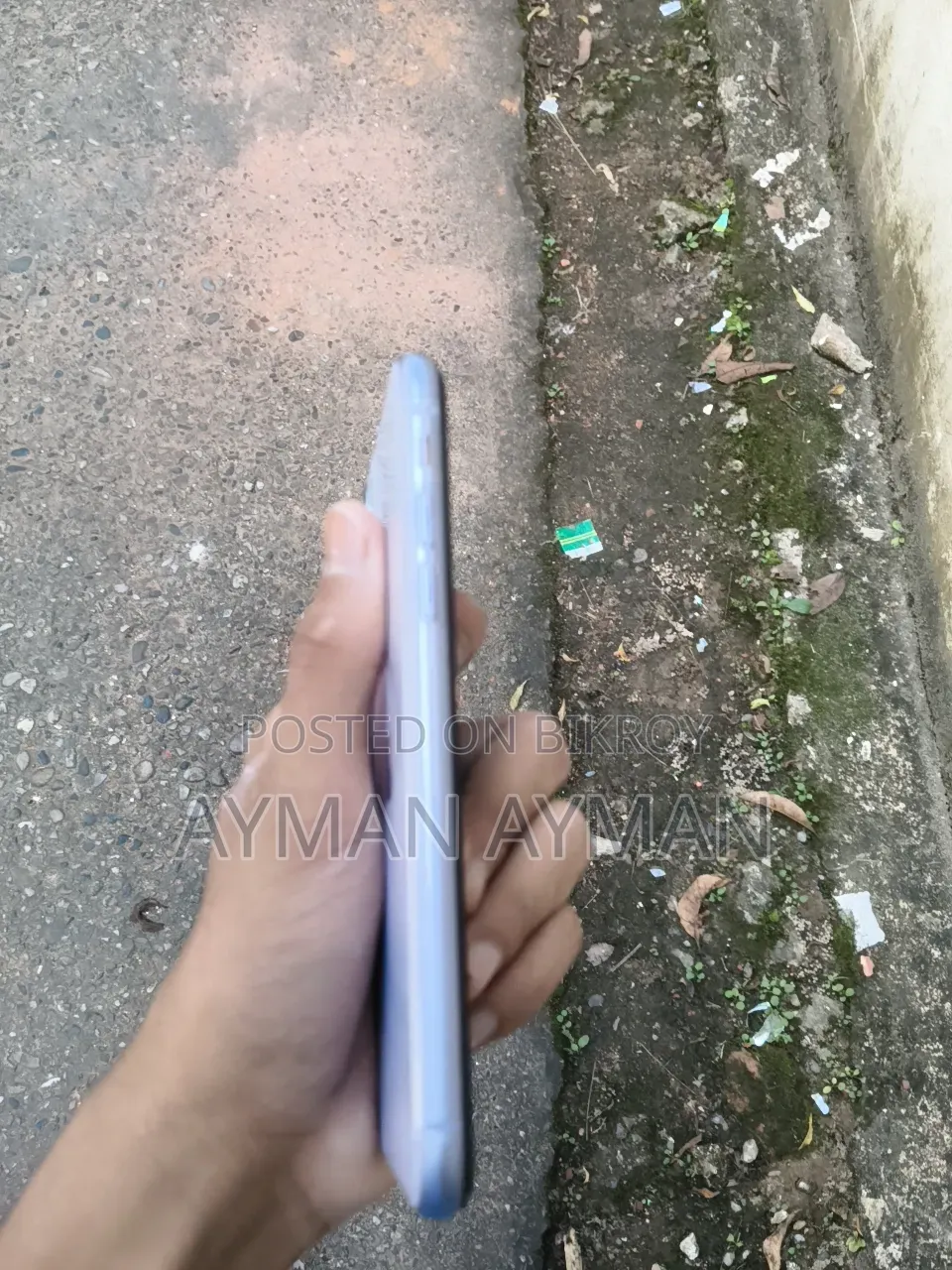 New Apple iPhone 11 64 GB Blue