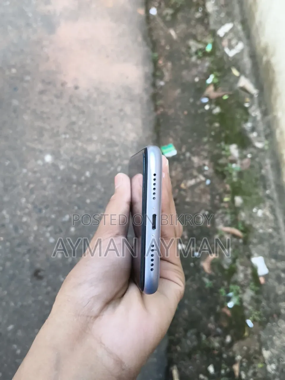 New Apple iPhone 11 64 GB Blue