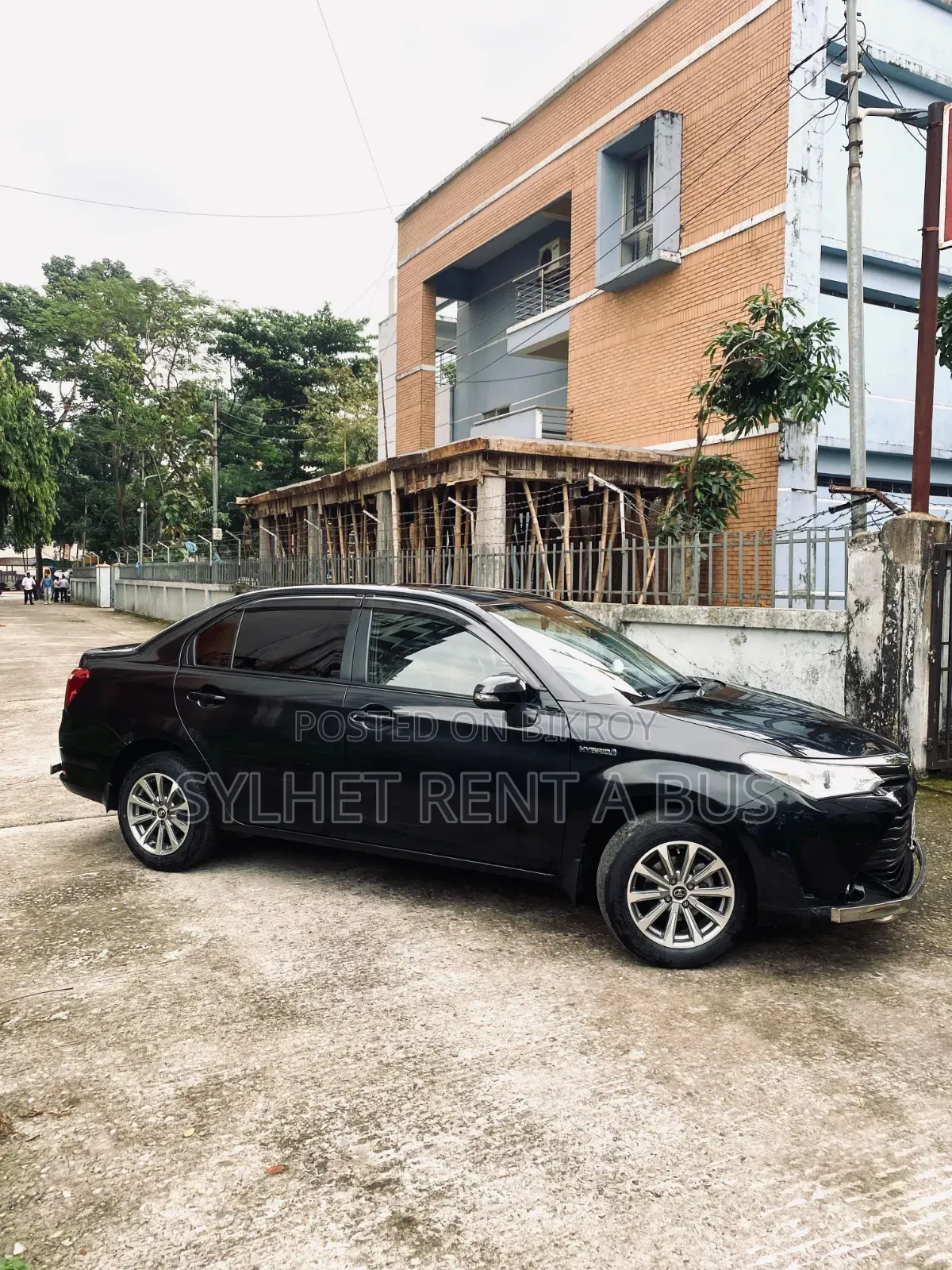 টয়োটা অ্যাক্সিও ২০১৬ কালো