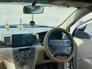 Toyota Corolla Sedan Automatic 2005 White