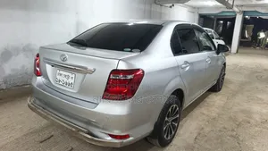 Toyota Axio 2018 Silver