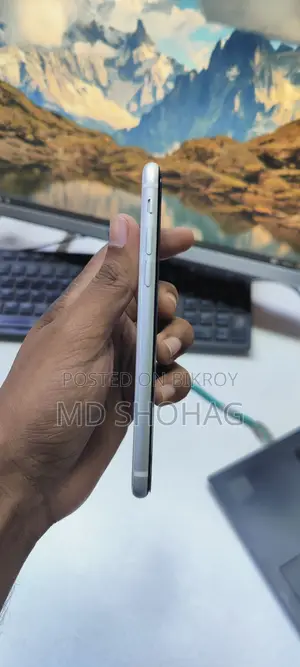 অ্যাপল আইফোন এসই (২০২০) ৬৪ জিবি কমলা