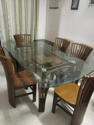 Selling a Dining Table With 5 Chairs