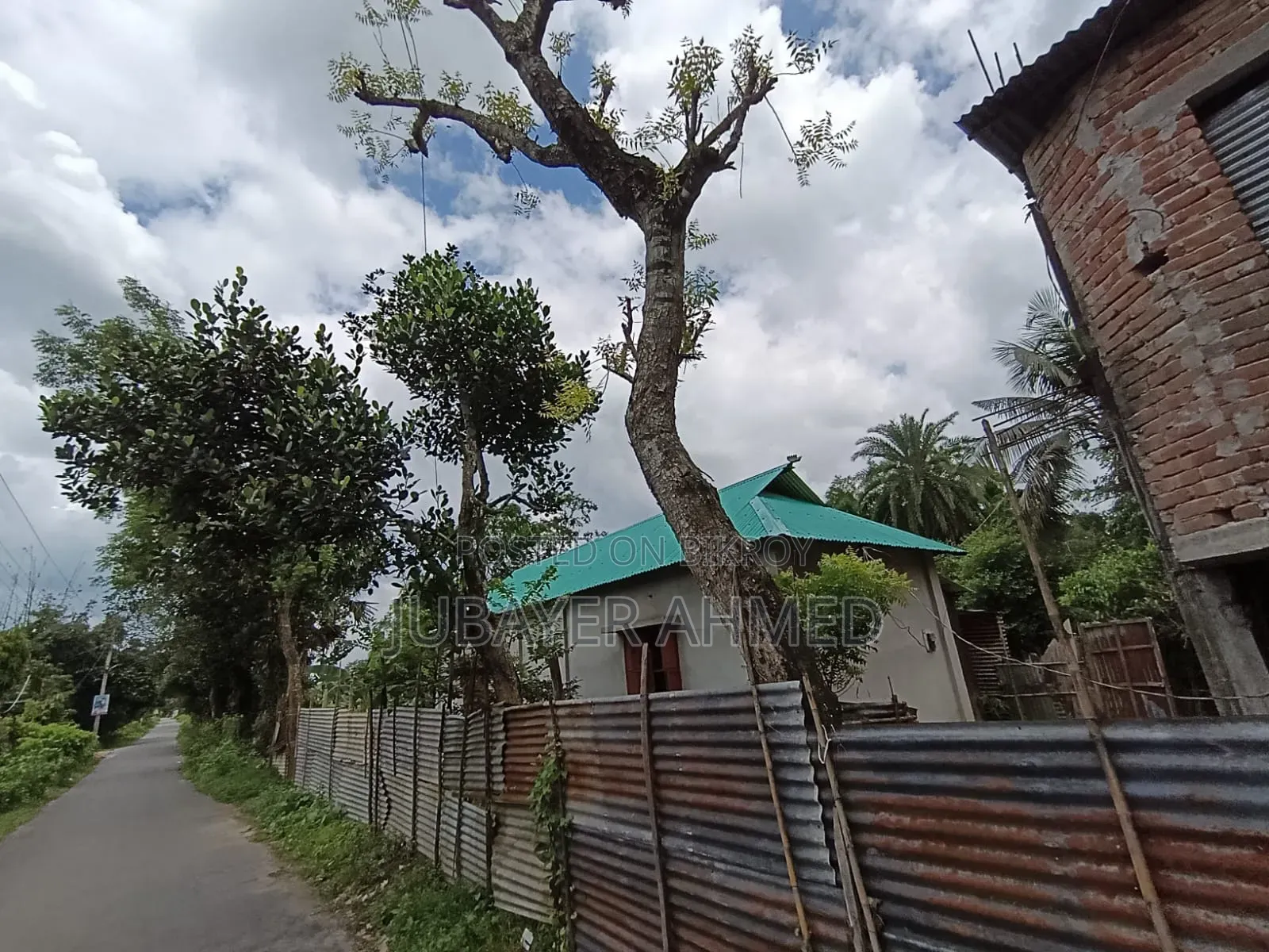 জরুরি ভিত্তিতে জমি বিক্রি করা হবে
