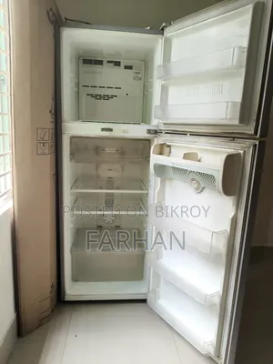 LG ডাবল ডোর রেফ্রিজারেটর – সম্পূর্ণ কার্যক্ষম, ভালো অবস্থা