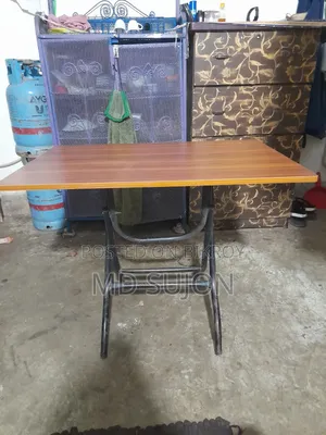 সাড়ে তিন ফুড টেবিল
