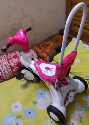 বাচ্চাদের তিন চাকার রিক্সা বিক্রি হবে