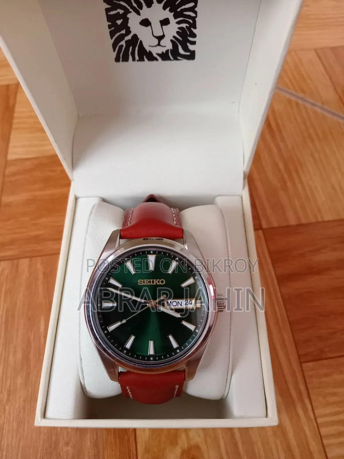 Seiko Essentials Green
Dial.