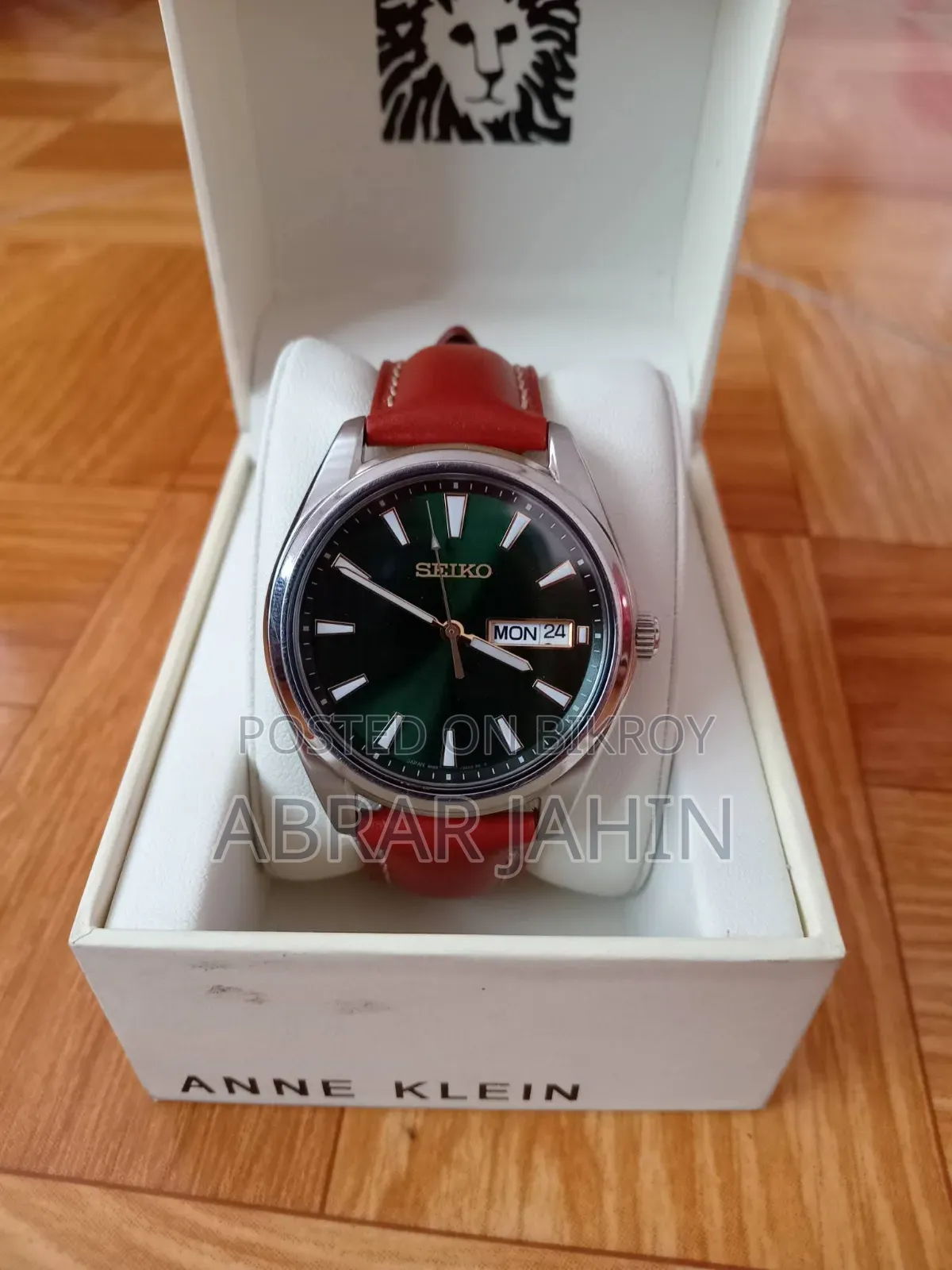 Seiko Essentials Green
Dial.