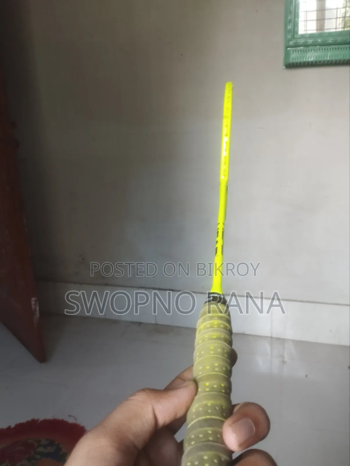 Head badminton racket will be sold urgently.