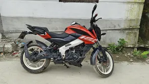 বাজাজ পালসার এনএস ১৬০ ২০২১ লাল