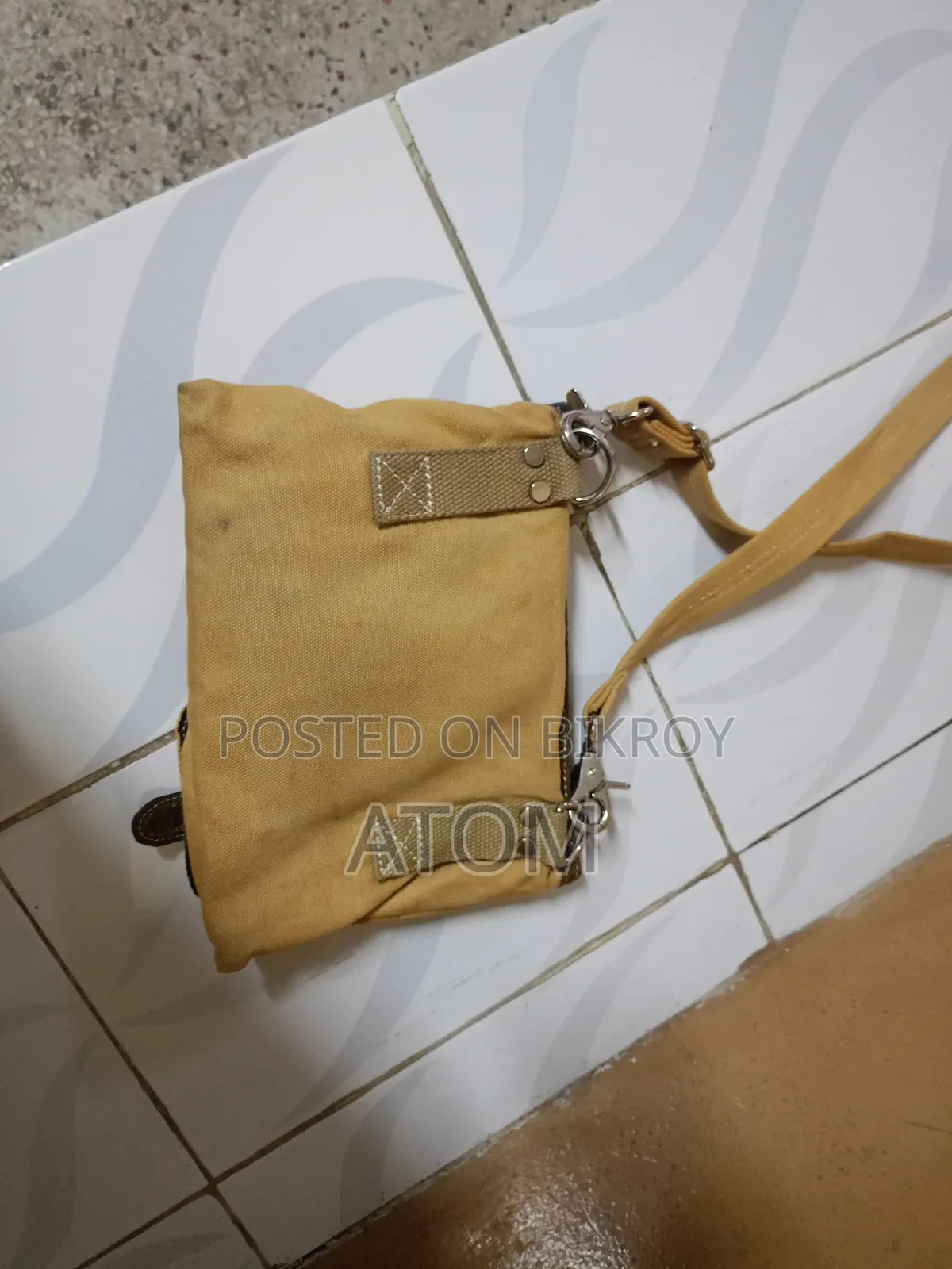 Yager Canvas Sling Bag