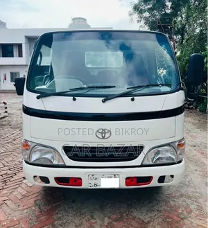 Toyota Dyna Pikup 2004 6Wheels Same