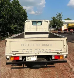 Toyota Dyna Pikup 2004 6Wheels Same