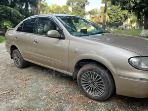 Nissan Sunny 2007 Gold