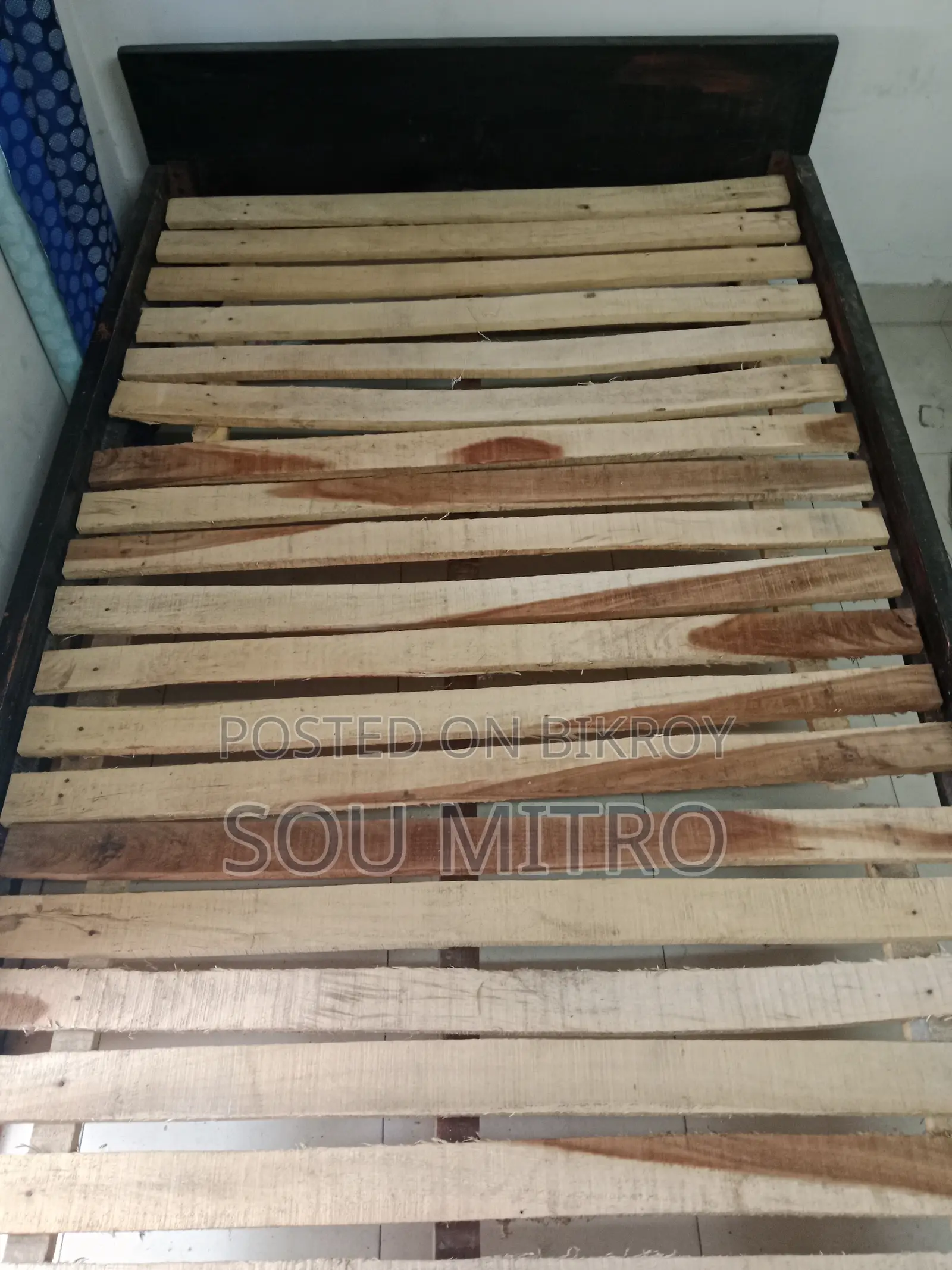Bed / Semi Double Bed