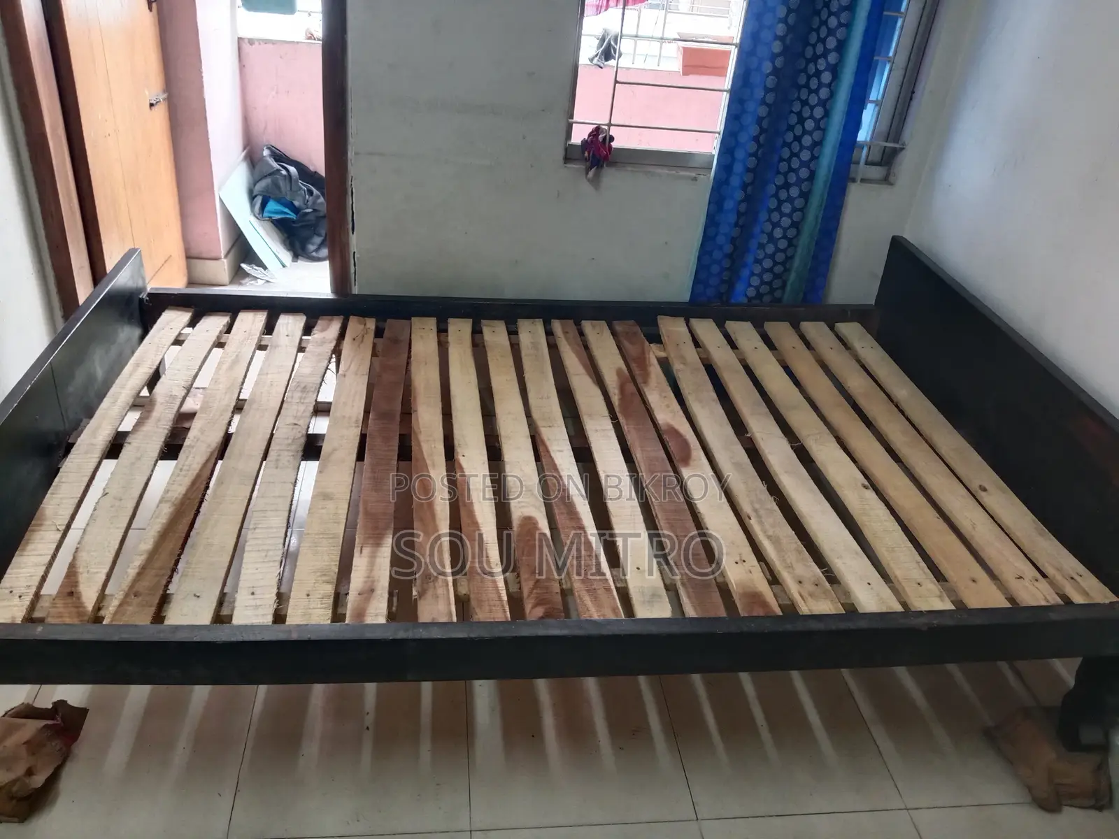 Bed / Semi Double Bed