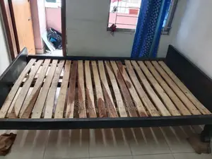 Bed / Semi Double Bed