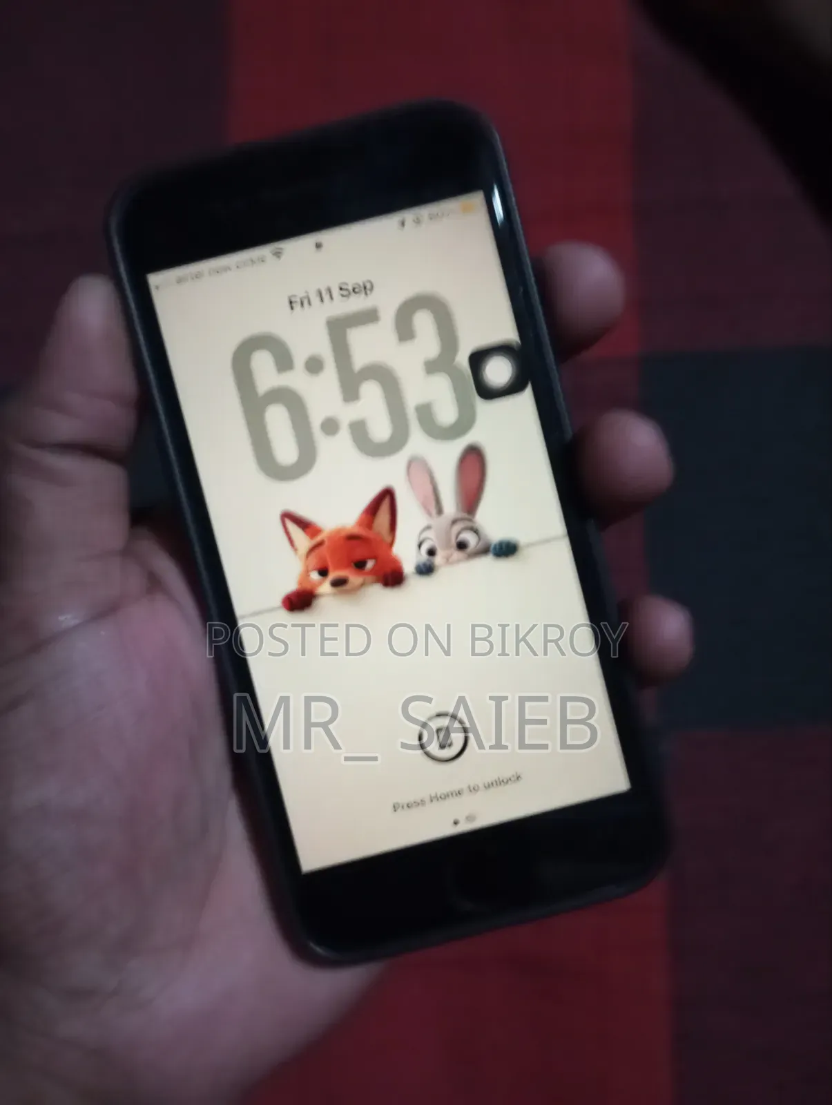 অ্যাপল আইফোন এসই ৬৪ জিবি হোয়াইট