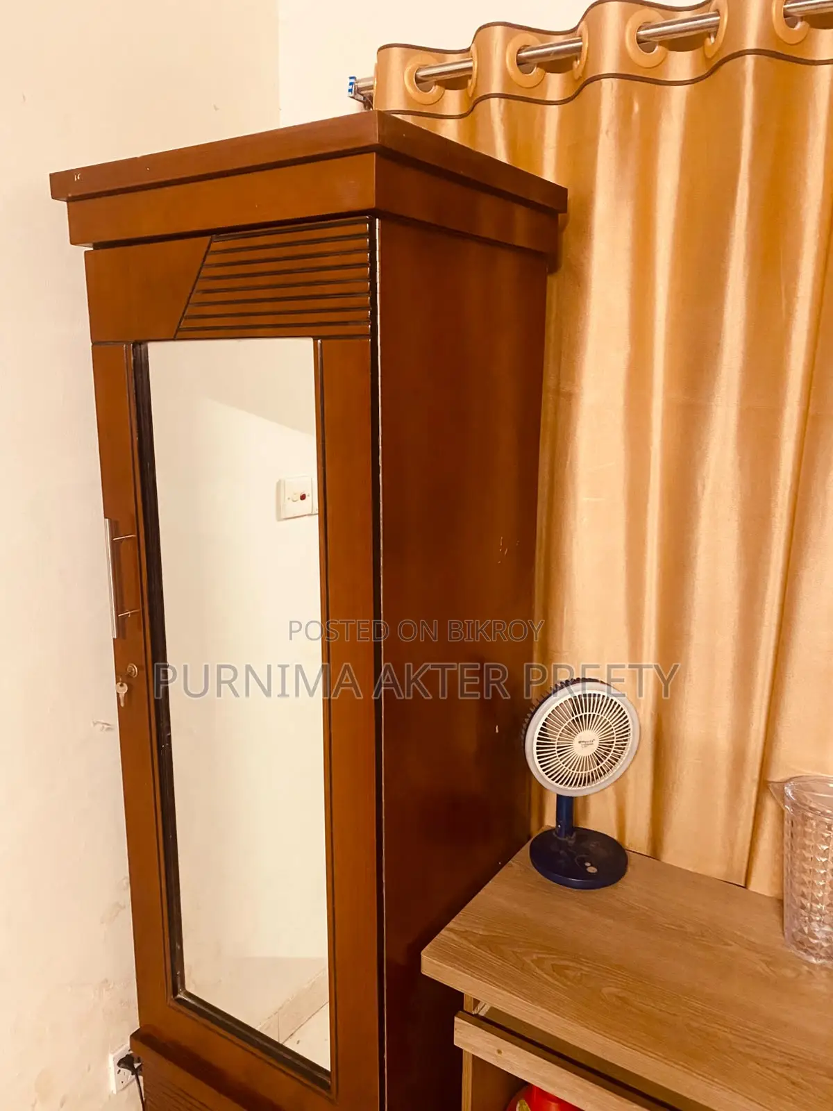 Cabinet Almirah for Sale