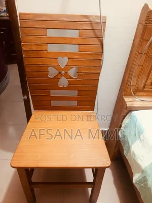 চার চেয়ারের ডাইনিং টেবিল। মালয়েশিয়ান উড